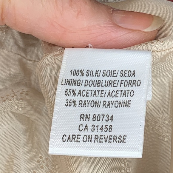 Never worn 100% silk linen look Bolero BCBG jacket. Fully lined, good condition - Picture 4 of 5